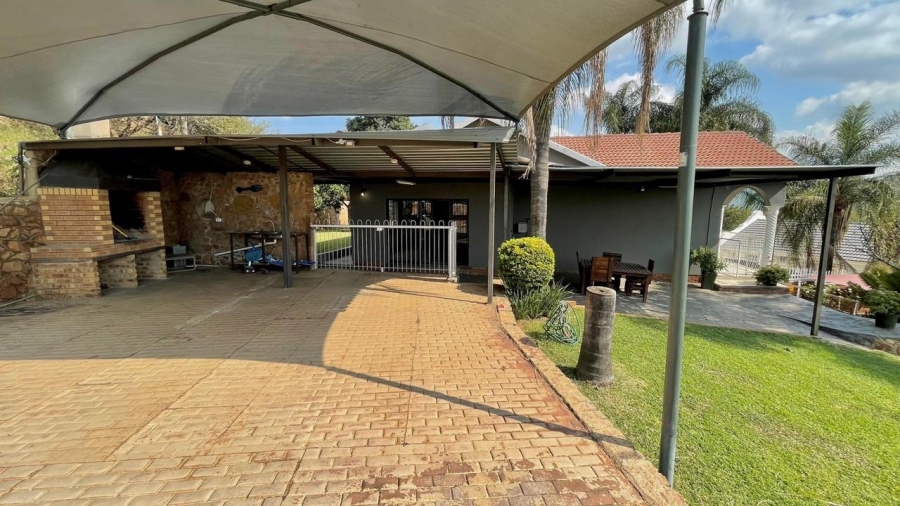 4 Bedroom Property for Sale in Safari Gardens North West